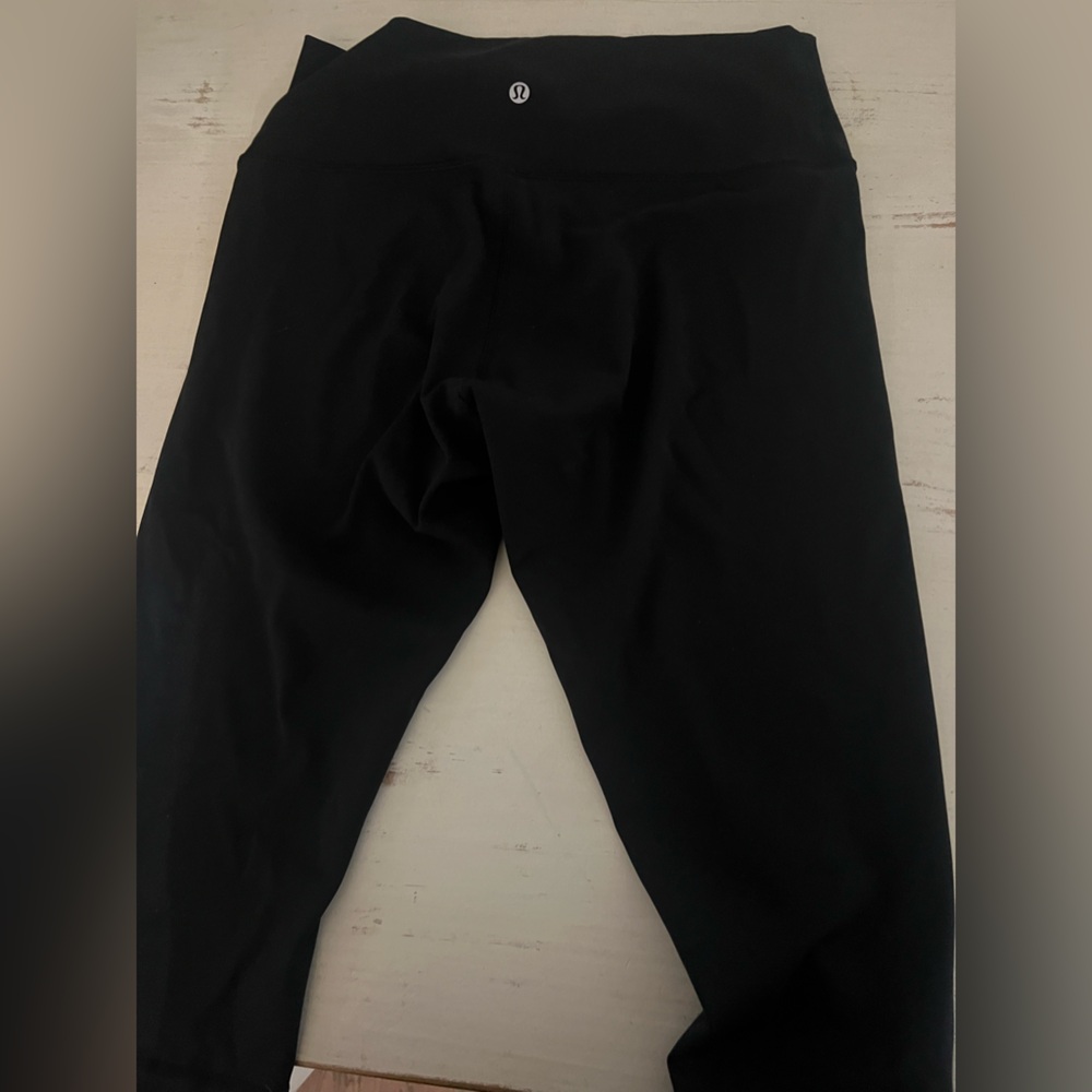 Lululemon black Capri leggings